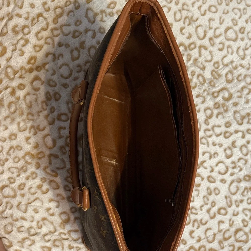 Elegant Brown Monogram Briefcase - Picture 5 of 8
